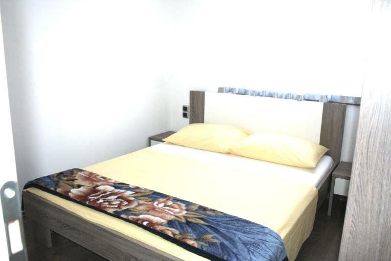 Lucija Apartments Vrh  ภายนอก รูปภาพ